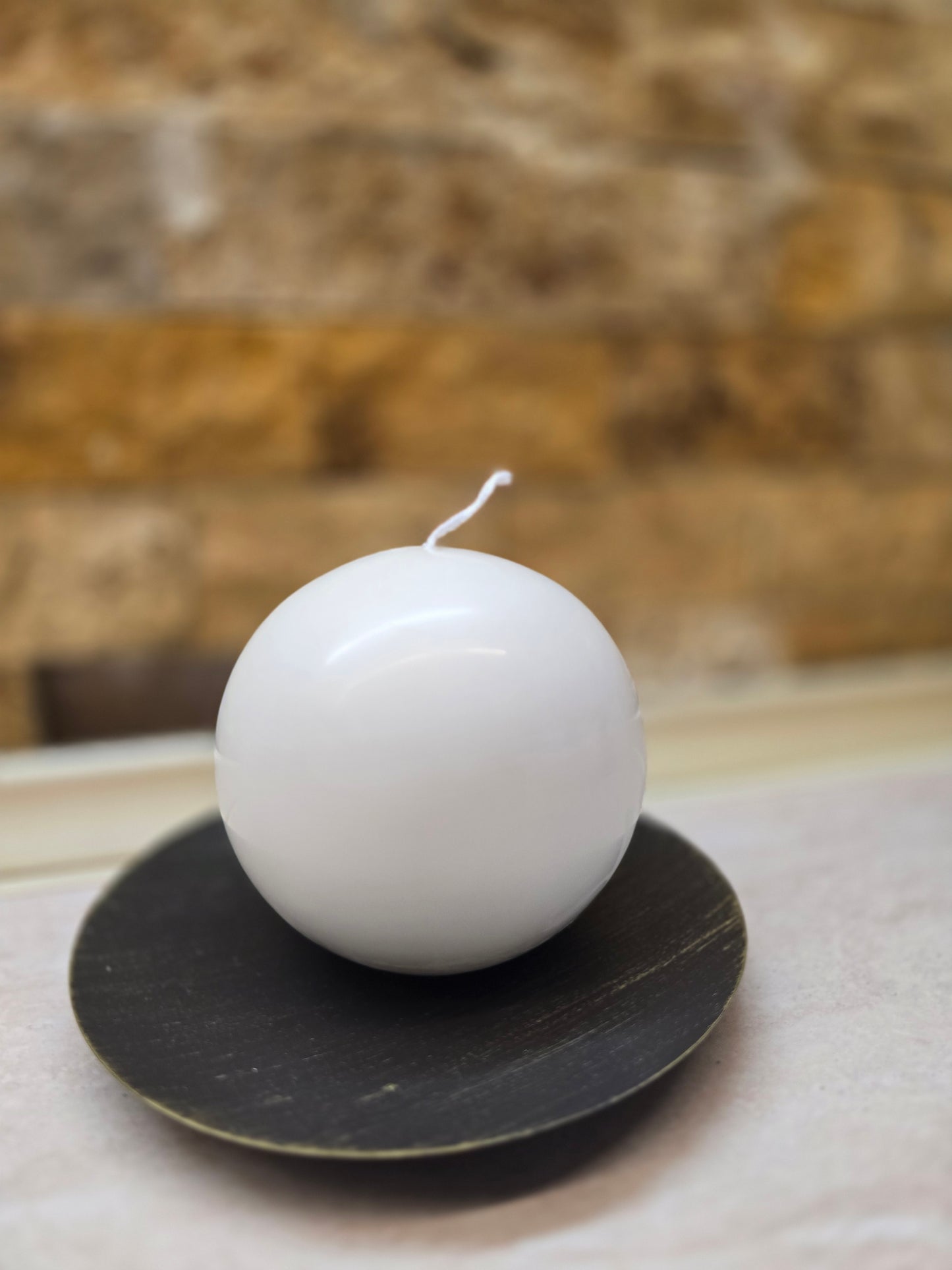 Lumânare handmade rotundă – „Luna Sferică”, ceară naturală & aromă subtilă