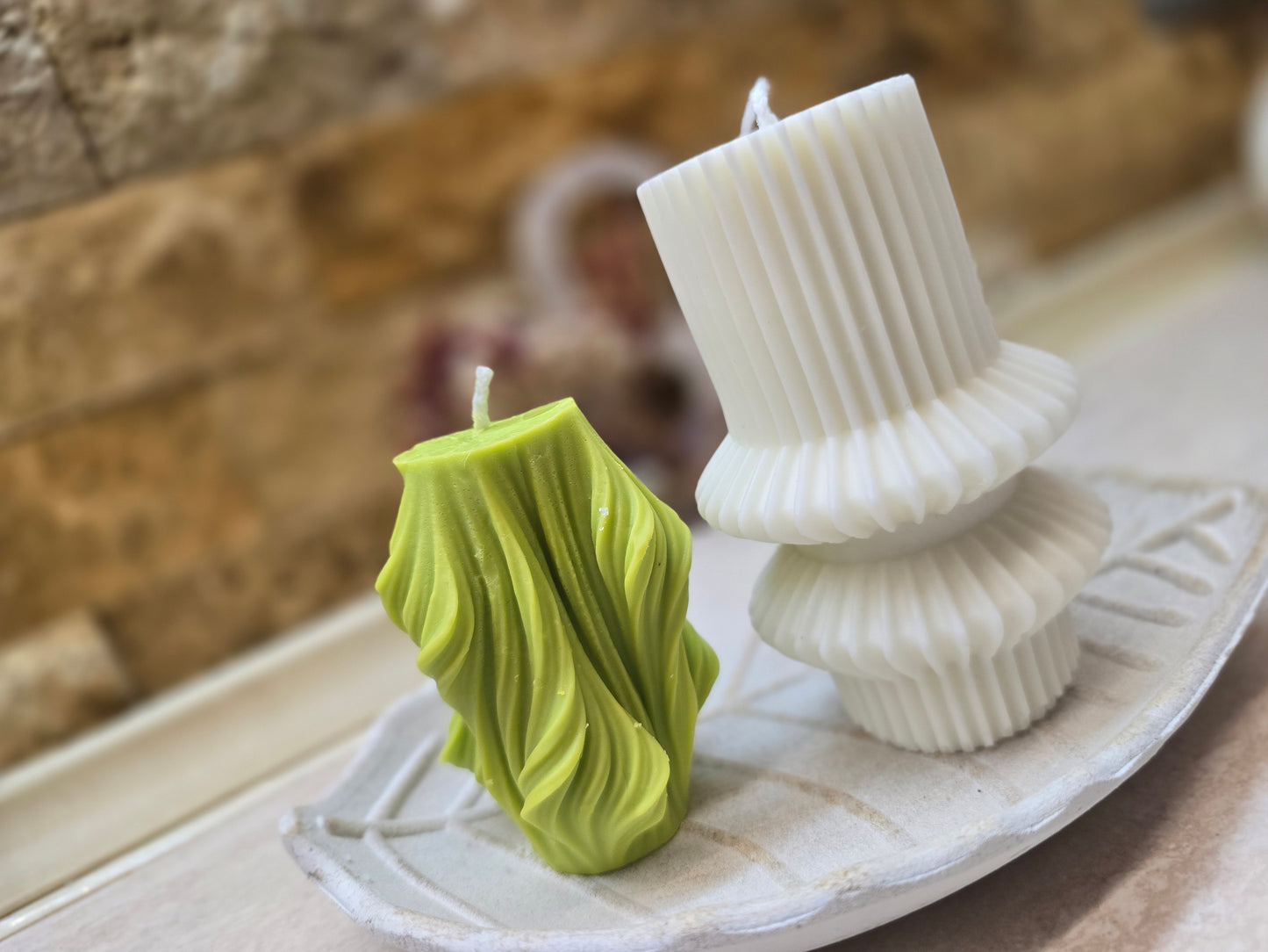 Lumânare handmade „Cercuri de Lumină” – Design minimalist și rafinat