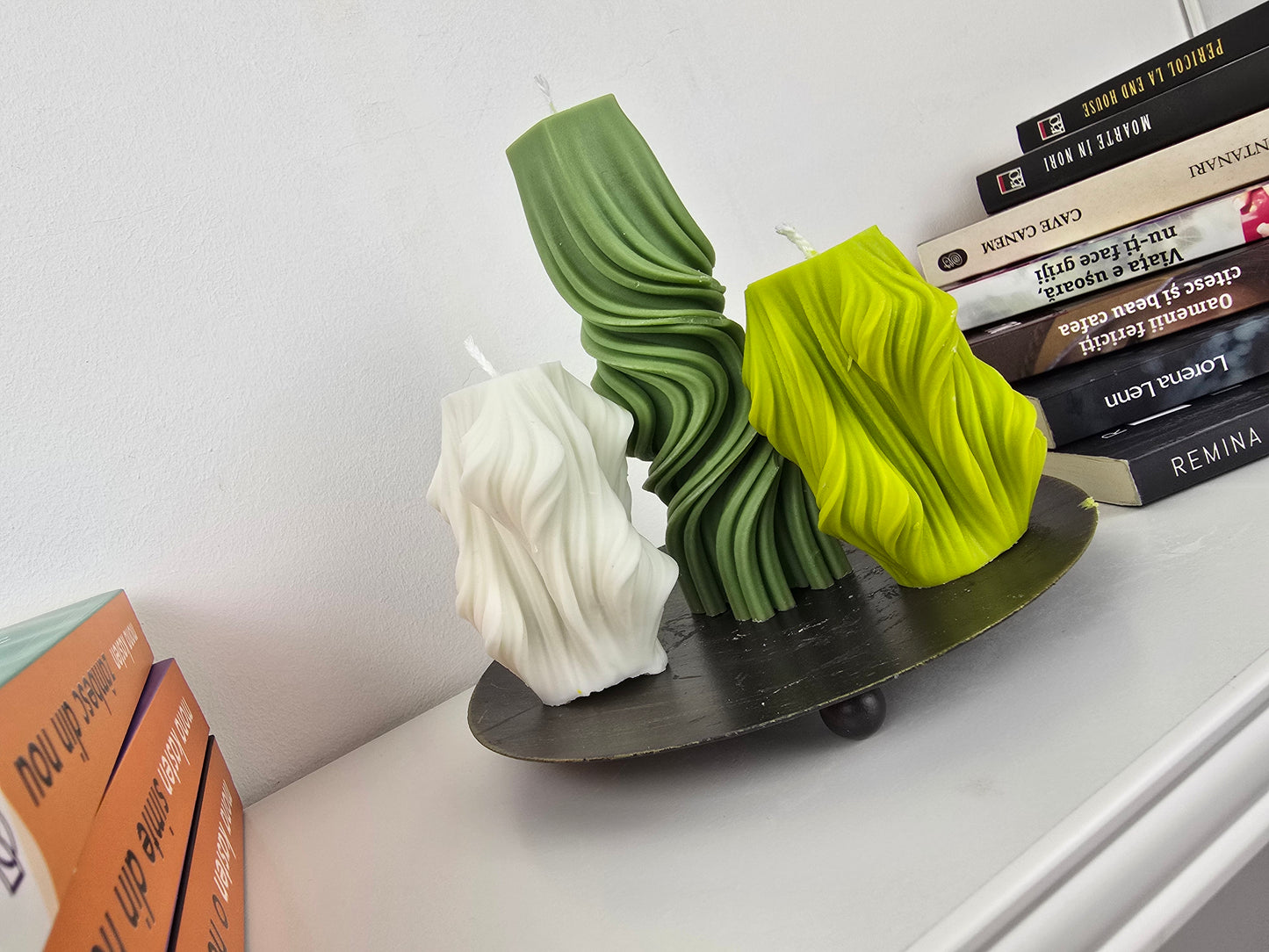 Lumânare Spirală Handmade „Twist Mini” – Ceară Naturală & Design Elegant