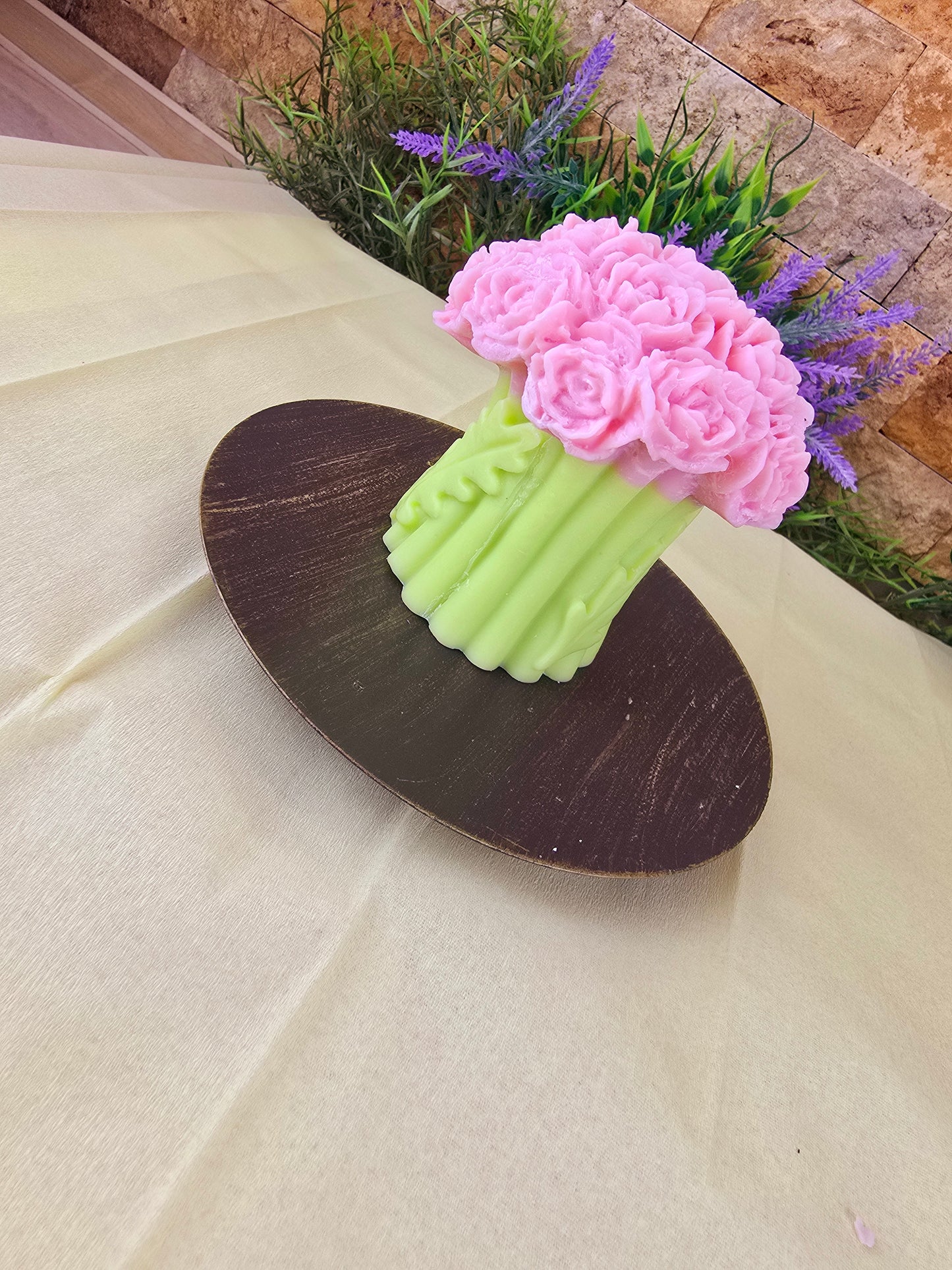 Lumânare handmade „Eleganta” – Magia florilor parfumate