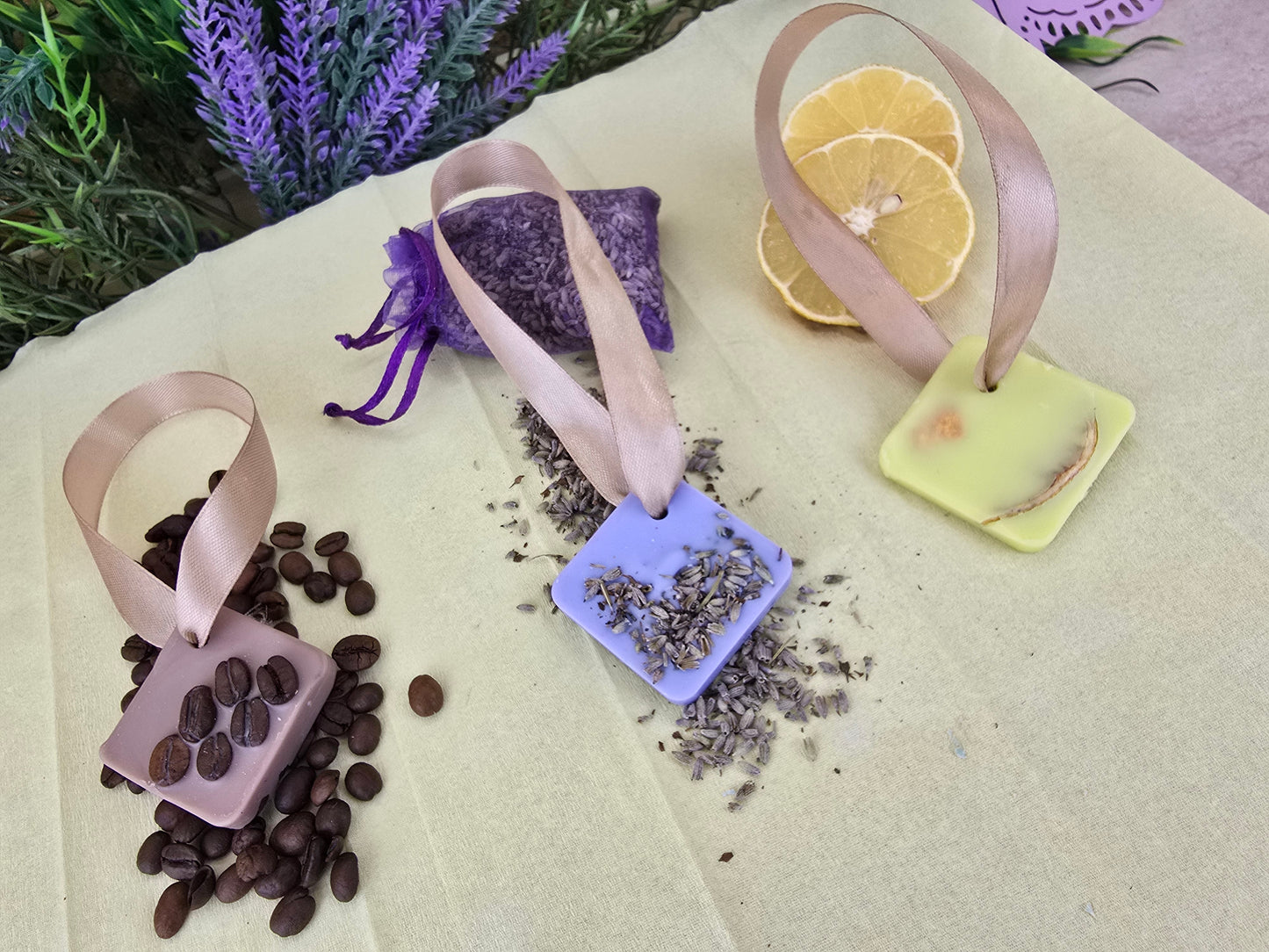 Odorizante de dulap handmade – „Puf de Parfum” cu aromă naturală