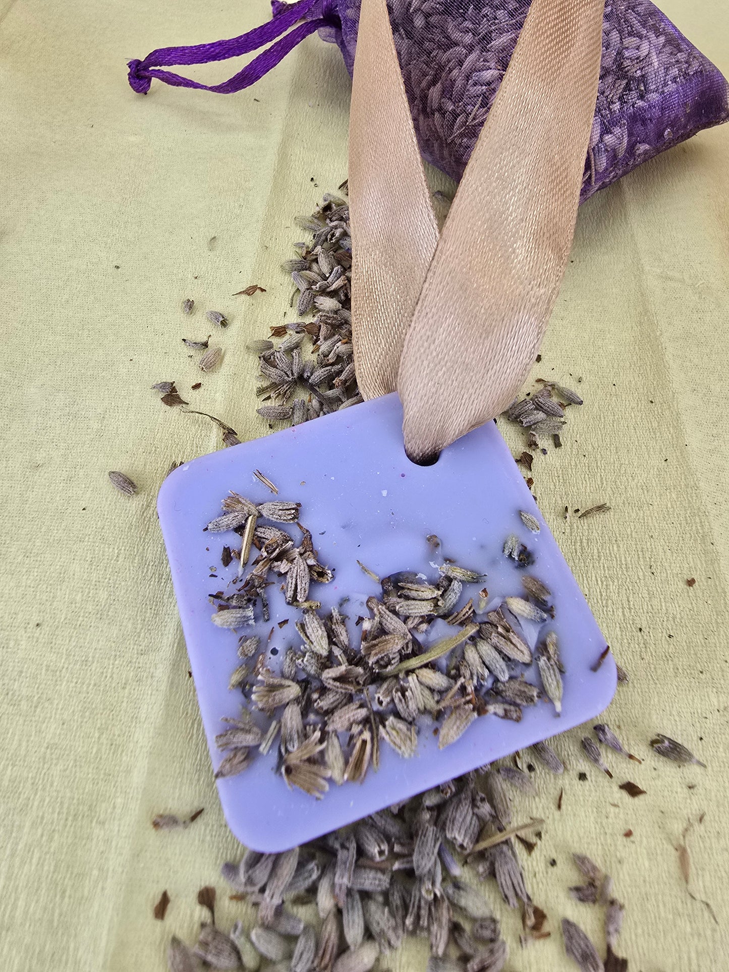 Odorizante de dulap handmade – „Puf de Parfum” cu aromă naturală