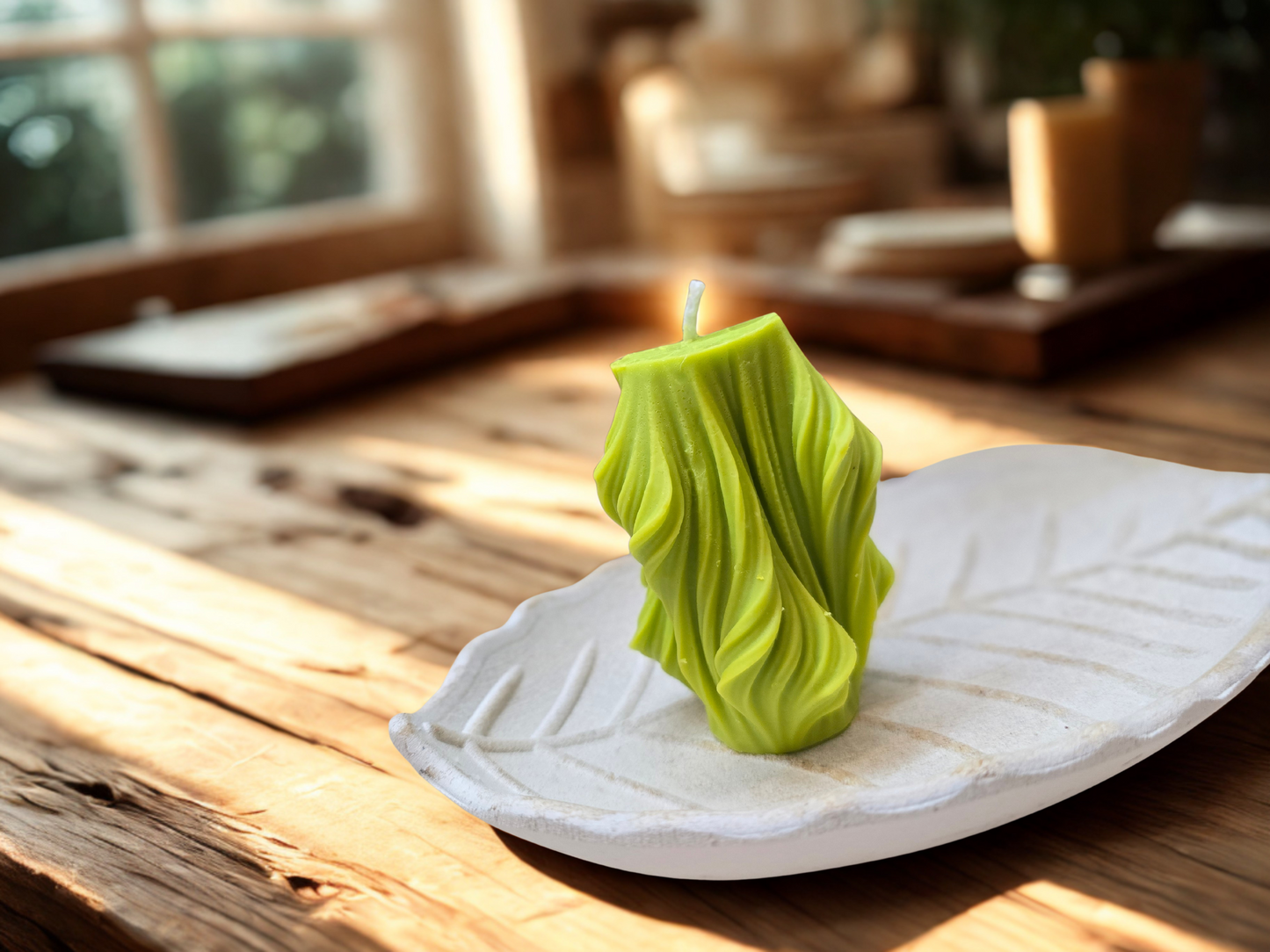 Lumânare Spirală Handmade „Twist Mini” – Ceară Naturală & Design Elegant