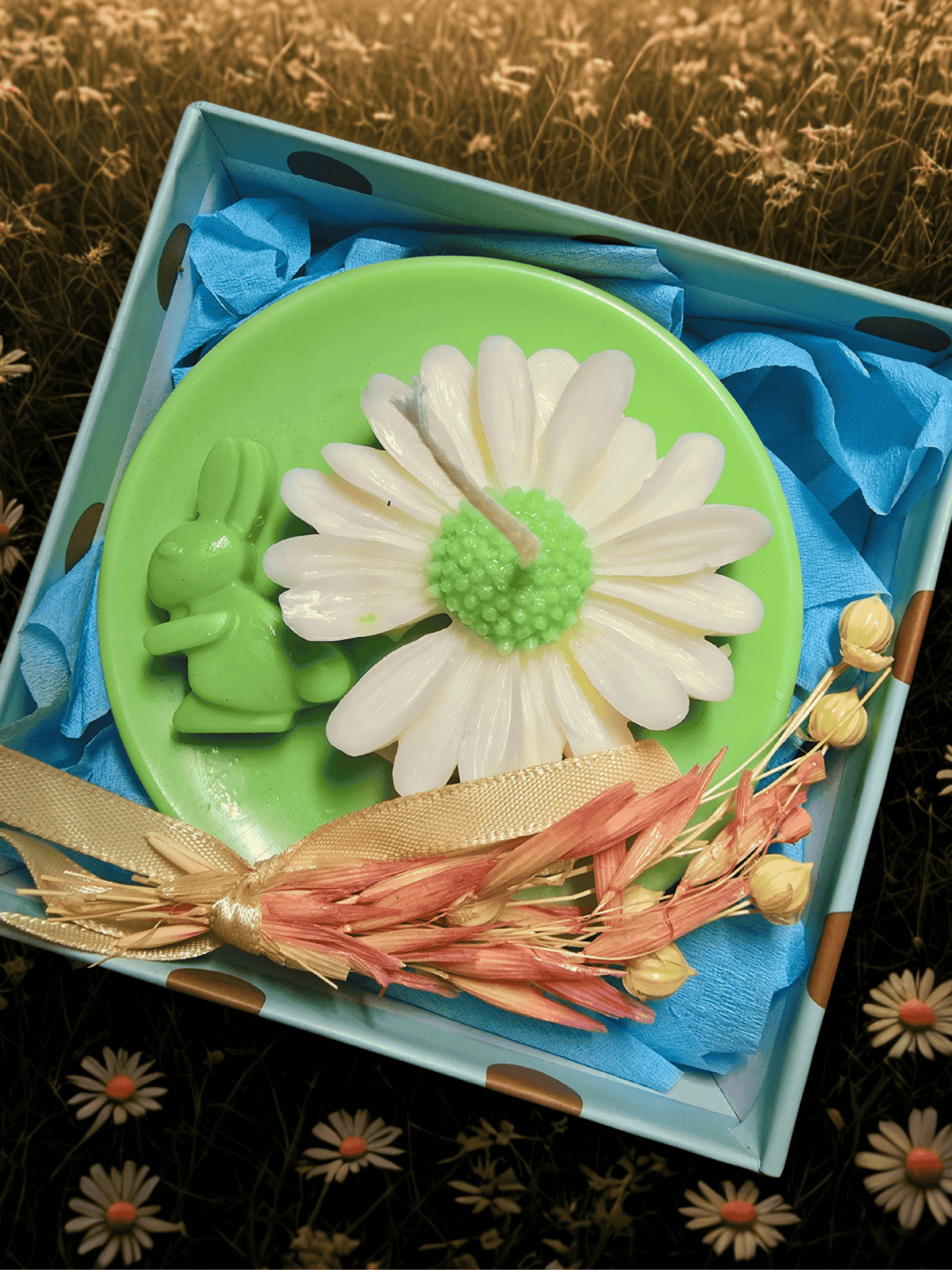 Lumânare handmade „Petale de Ceară” – Rafinament natural și delicat