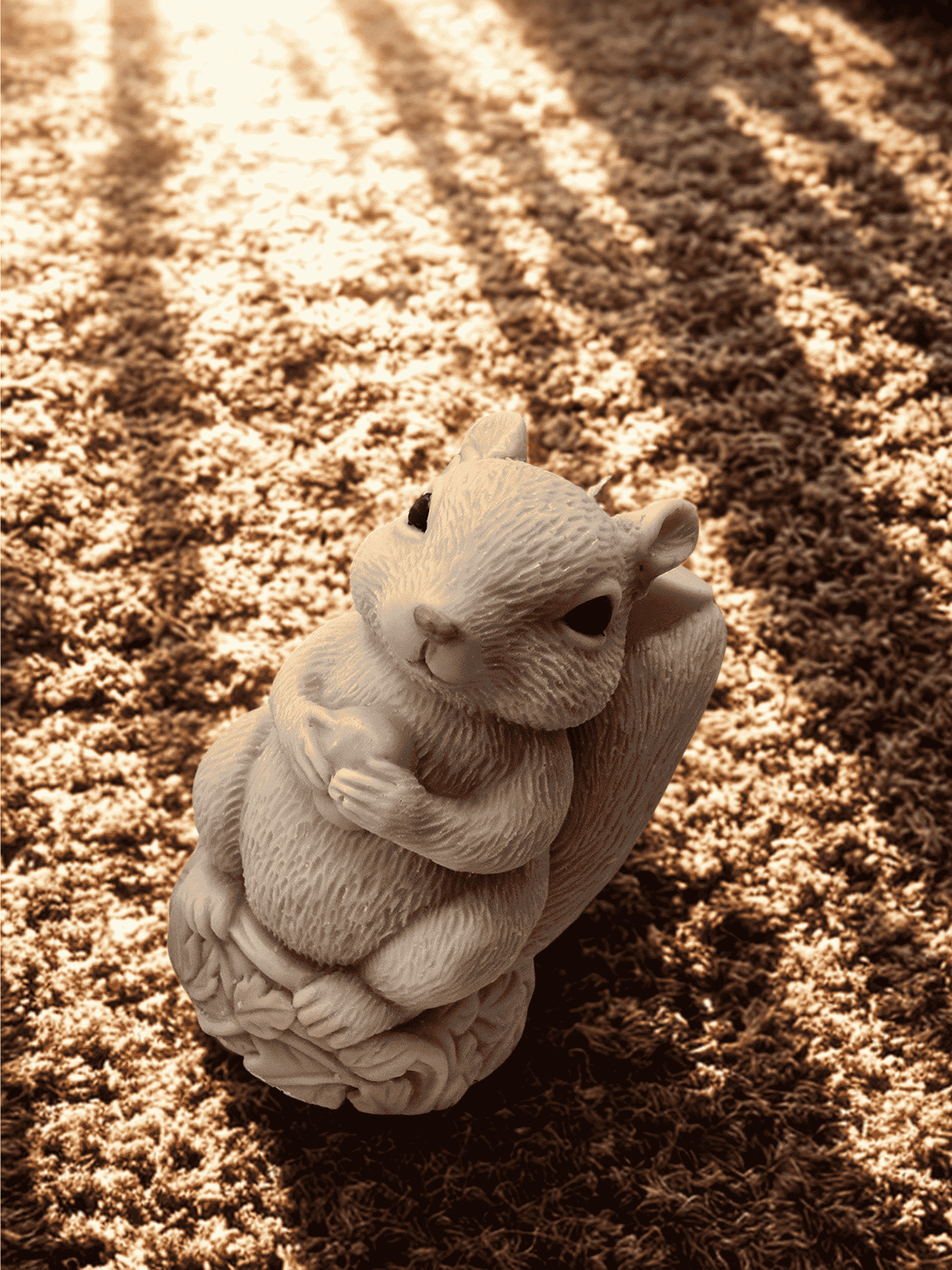 Lumânare handmade din ceară de soia – „Veverița Veselă”, colorată și parfumată