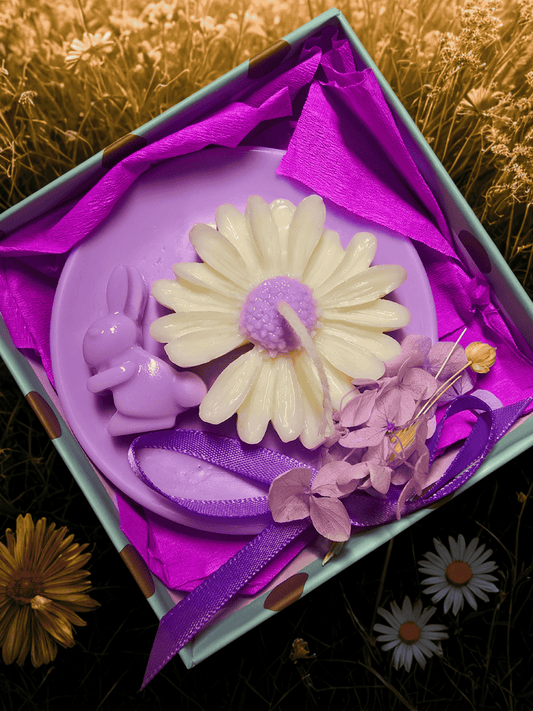 Lumânare handmade „Petale de Ceară” – Rafinament natural și delicat